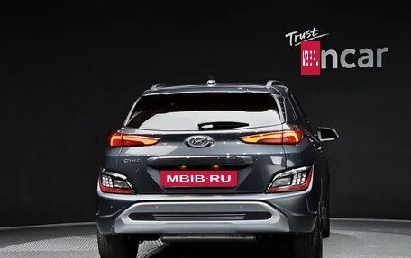 Hyundai Kona I, 2022 год, 1 610 000 рублей, 4 фотография
