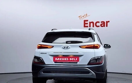 Hyundai Kona I, 2022 год, 1 710 000 рублей, 4 фотография