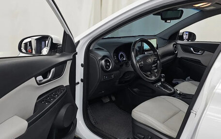 Hyundai Kona I, 2021 год, 1 640 000 рублей, 6 фотография