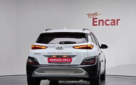 Hyundai Kona I, 2021 год, 1 640 000 рублей, 3 фотография