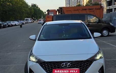 Hyundai Solaris II рестайлинг, 2020 год, 1 650 000 рублей, 1 фотография