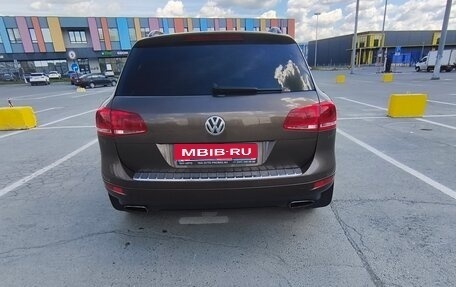 Volkswagen Touareg III, 2011 год, 2 000 000 рублей, 1 фотография