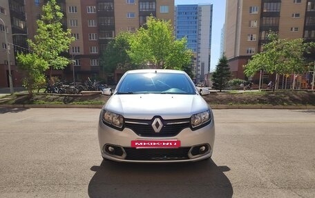 Renault Sandero II рестайлинг, 2015 год, 880 000 рублей, 2 фотография