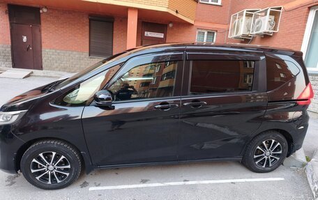 Honda Freed II, 2018 год, 1 650 000 рублей, 2 фотография