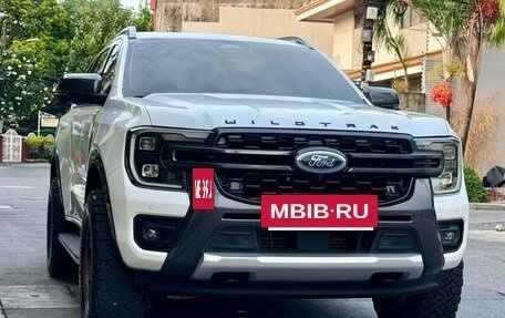Ford Everest, 2023 год, 4 700 000 рублей, 3 фотография