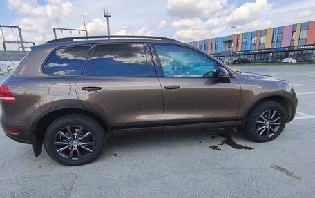 Volkswagen Touareg III, 2011 год, 2 000 000 рублей, 4 фотография