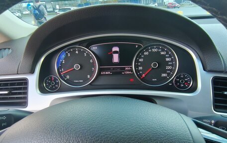 Volkswagen Touareg III, 2011 год, 2 000 000 рублей, 11 фотография