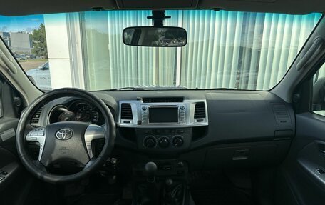 Toyota Hilux VII, 2013 год, 1 900 000 рублей, 10 фотография