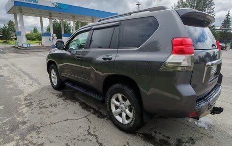 Toyota Land Cruiser Prado 150 рестайлинг 2, 2010 год, 2 600 000 рублей, 11 фотография