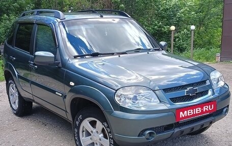 Chevrolet Niva I рестайлинг, 2015 год, 710 000 рублей, 2 фотография