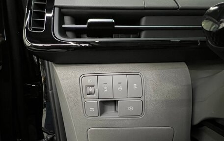 Hyundai Staria, 2024 год, 7 500 000 рублей, 24 фотография