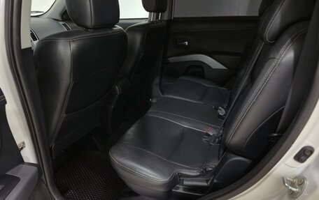 Mitsubishi Outlander III рестайлинг 3, 2017 год, 1 925 000 рублей, 18 фотография
