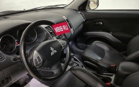 Mitsubishi Outlander III рестайлинг 3, 2017 год, 1 925 000 рублей, 12 фотография