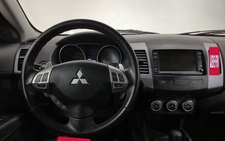 Mitsubishi Outlander III рестайлинг 3, 2017 год, 1 925 000 рублей, 14 фотография