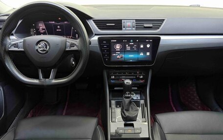 Skoda Superb III рестайлинг, 2022 год, 1 850 000 рублей, 8 фотография
