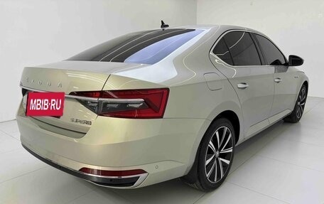 Skoda Superb III рестайлинг, 2022 год, 1 850 000 рублей, 6 фотография