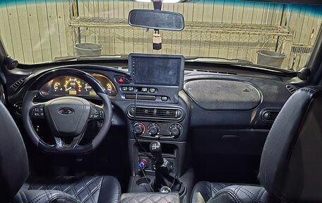 Chevrolet Niva I рестайлинг, 2018 год, 850 000 рублей, 5 фотография