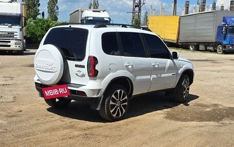 Chevrolet Niva I рестайлинг, 2018 год, 850 000 рублей, 2 фотография
