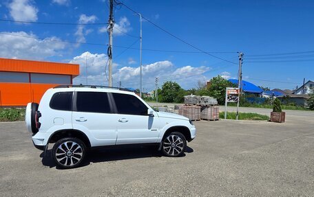 Chevrolet Niva I рестайлинг, 2018 год, 850 000 рублей, 32 фотография