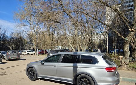 Volkswagen Passat B8 рестайлинг, 2016 год, 3 000 000 рублей, 5 фотография