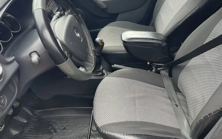 Renault Sandero II рестайлинг, 2016 год, 750 000 рублей, 17 фотография