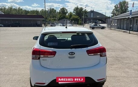 KIA Rio III рестайлинг, 2015 год, 1 000 000 рублей, 9 фотография