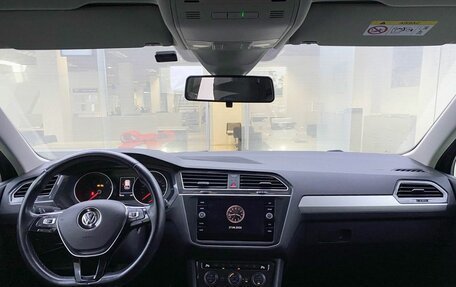 Volkswagen Tiguan II, 2020 год, 2 820 000 рублей, 17 фотография