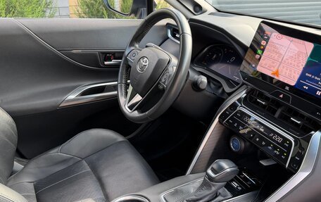 Toyota Harrier, 2022 год, 4 800 000 рублей, 13 фотография