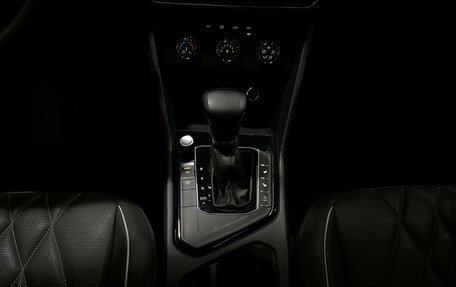 Volkswagen Tiguan II, 2022 год, 2 446 000 рублей, 10 фотография