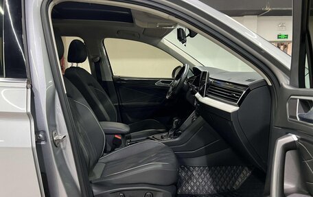 Volkswagen Tiguan II, 2022 год, 2 446 000 рублей, 11 фотография
