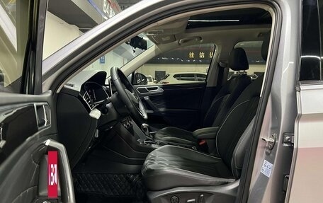Volkswagen Tiguan II, 2022 год, 2 446 000 рублей, 7 фотография