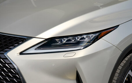 Lexus RX IV рестайлинг, 2019 год, 4 900 000 рублей, 2 фотография