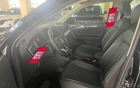 Volkswagen Tiguan II, 2022 год, 2 378 000 рублей, 6 фотография