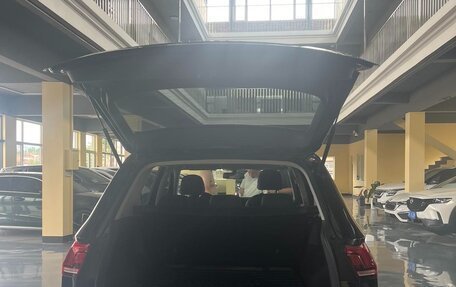 Volkswagen Tiguan II, 2022 год, 2 378 000 рублей, 12 фотография