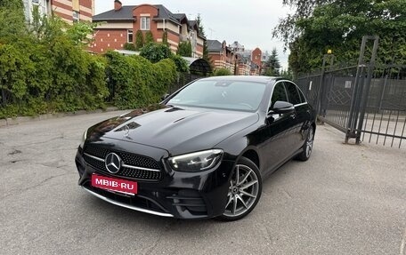 Mercedes-Benz E-Класс, 2021 год, 3 300 000 рублей, 1 фотография