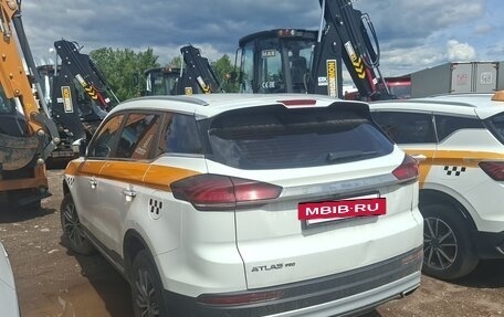 Geely Atlas, 2024 год, 1 410 000 рублей, 3 фотография