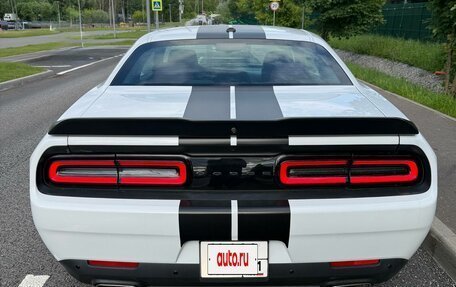 Dodge Challenger III рестайлинг 2, 2020 год, 5 500 000 рублей, 8 фотография