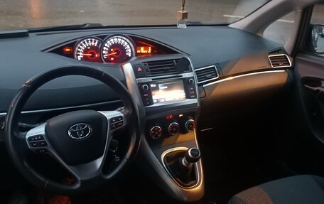 Toyota Verso I, 2014 год, 1 250 000 рублей, 10 фотография