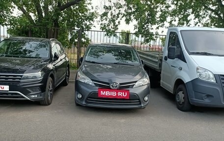 Toyota Verso I, 2014 год, 1 250 000 рублей, 3 фотография