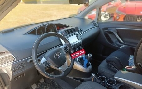 Toyota Verso I, 2014 год, 1 250 000 рублей, 4 фотография