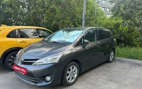 Toyota Verso I, 2014 год, 1 250 000 рублей, 2 фотография