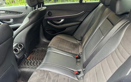Mercedes-Benz E-Класс, 2021 год, 3 300 000 рублей, 8 фотография