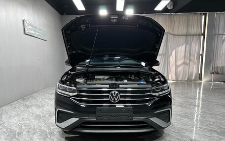 Volkswagen Tiguan II, 2022 год, 2 379 000 рублей, 3 фотография
