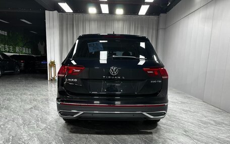 Volkswagen Tiguan II, 2022 год, 2 379 000 рублей, 6 фотография