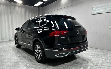 Volkswagen Tiguan II, 2022 год, 2 379 000 рублей, 7 фотография