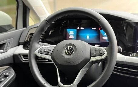 Volkswagen Golf VIII, 2024 год, 1 626 000 рублей, 13 фотография