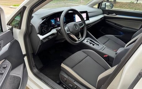 Volkswagen Golf VIII, 2024 год, 1 626 000 рублей, 12 фотография
