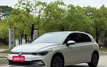 Volkswagen Golf VIII, 2024 год, 1 626 000 рублей, 2 фотография