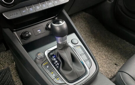 Hyundai Kona I, 2022 год, 1 760 000 рублей, 9 фотография