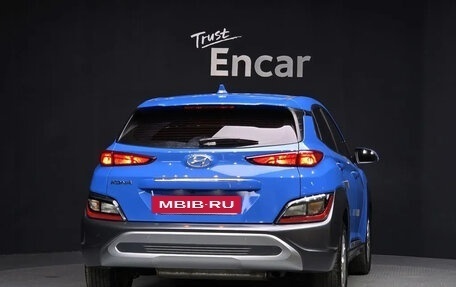 Hyundai Kona I, 2022 год, 1 760 000 рублей, 4 фотография